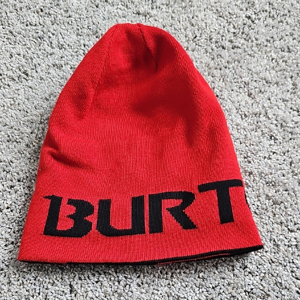 E Red Beanie